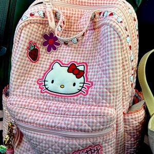 Selling hello kitty backpack (Vera Bradley)